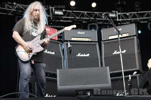 DINOSAUR JR - 2007-08-24 - SAINT CLOUD - Domaine National - Scene de la Cascade - Jay Mascis